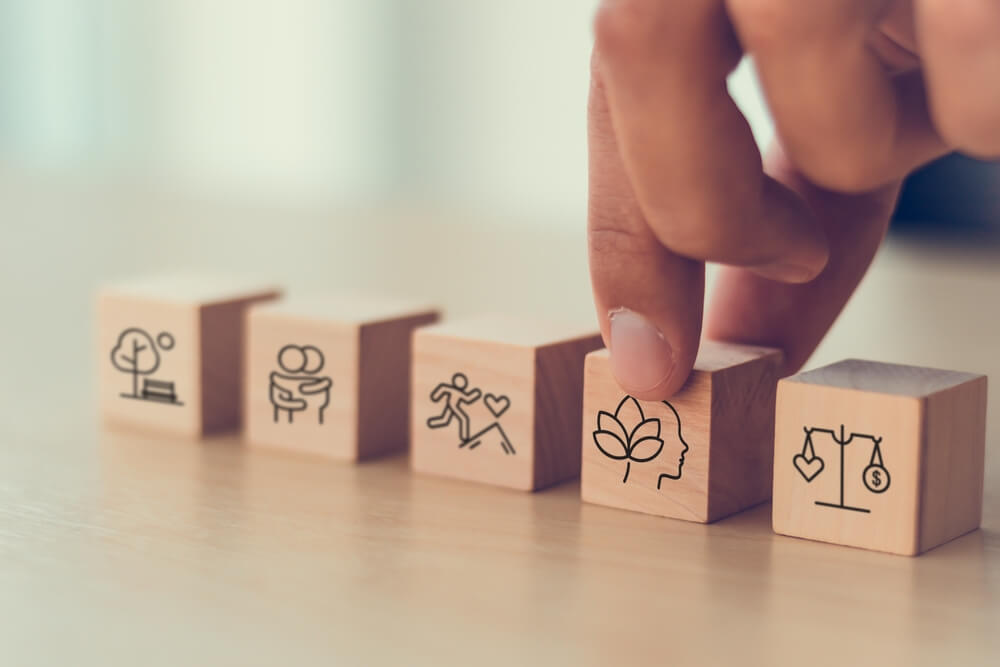 Czym jest dobrostan psychiczny i jak go odbudować po trudnym okresie?